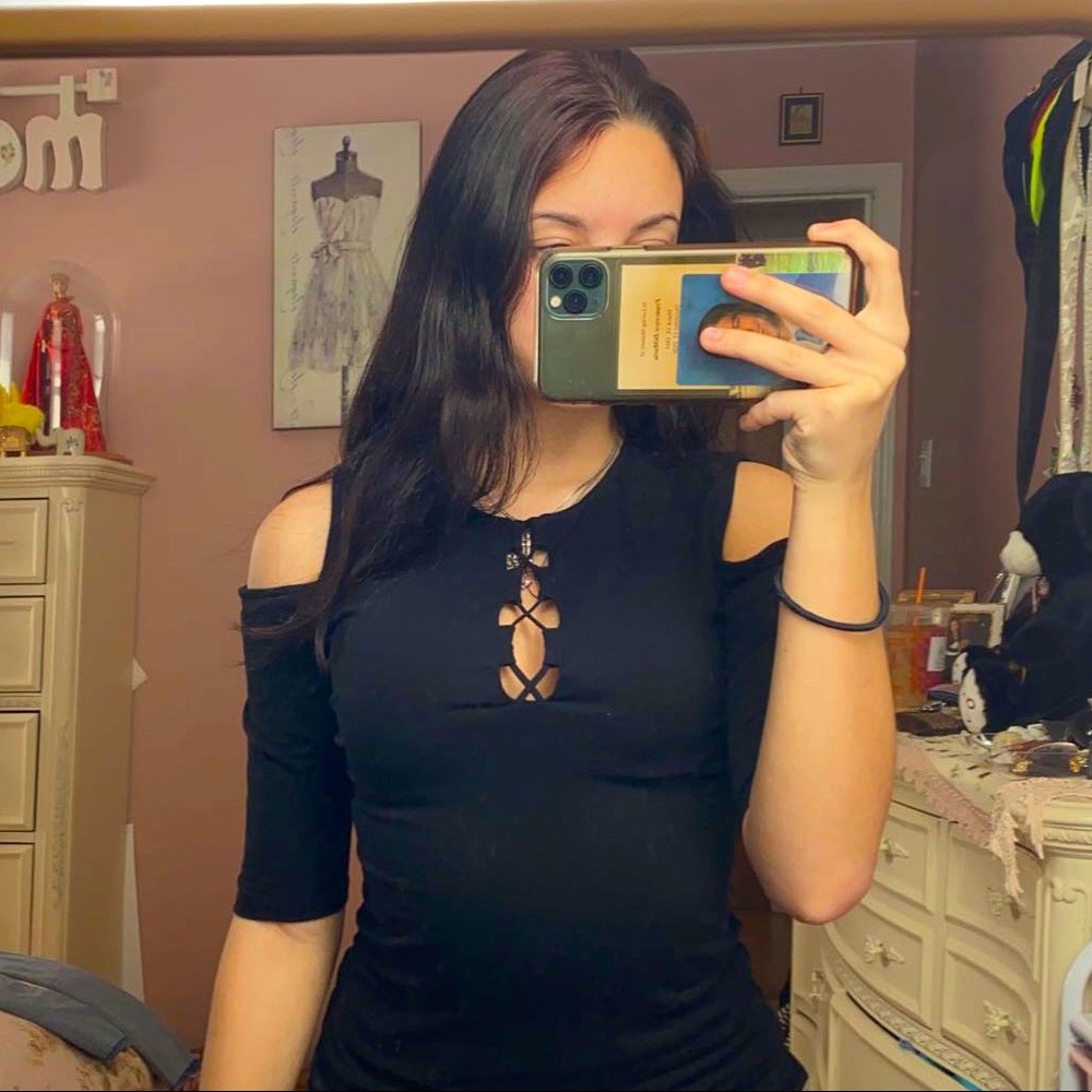 A black lace of shirt size xs